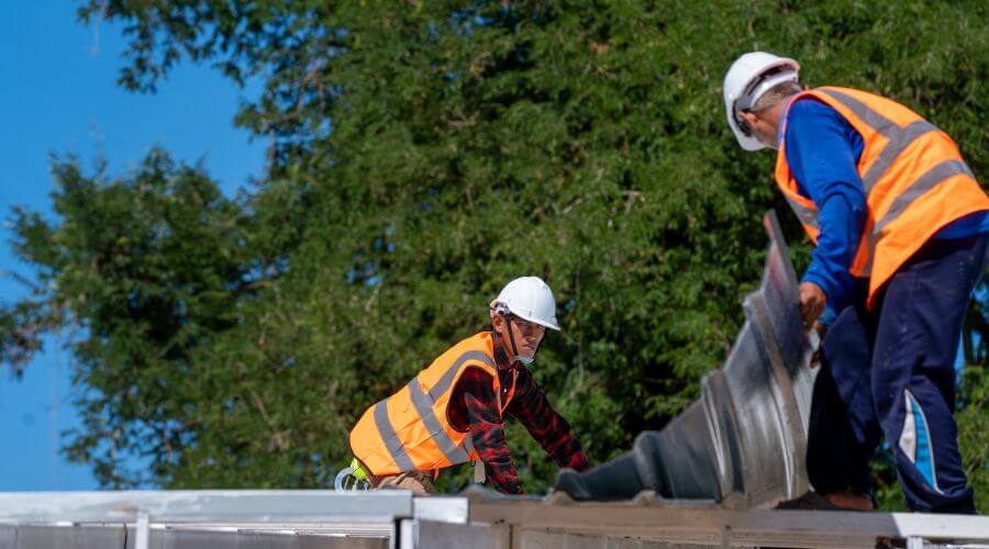 Professional gutter cleaning in Morgan City, MS